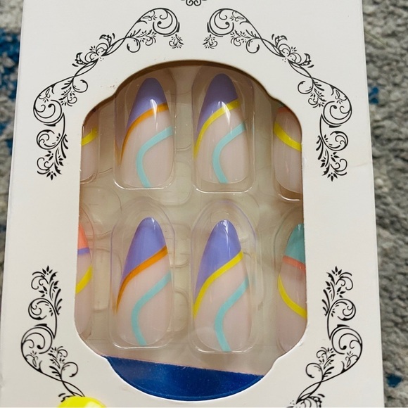 NEW in Box 6 Long Stiletto Style Press On Fake Nails - Picture 4 of 12